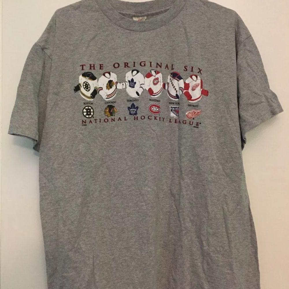 NHL The Original Six Hockey Graphic T-Shirt Large - Picture 2 of 2